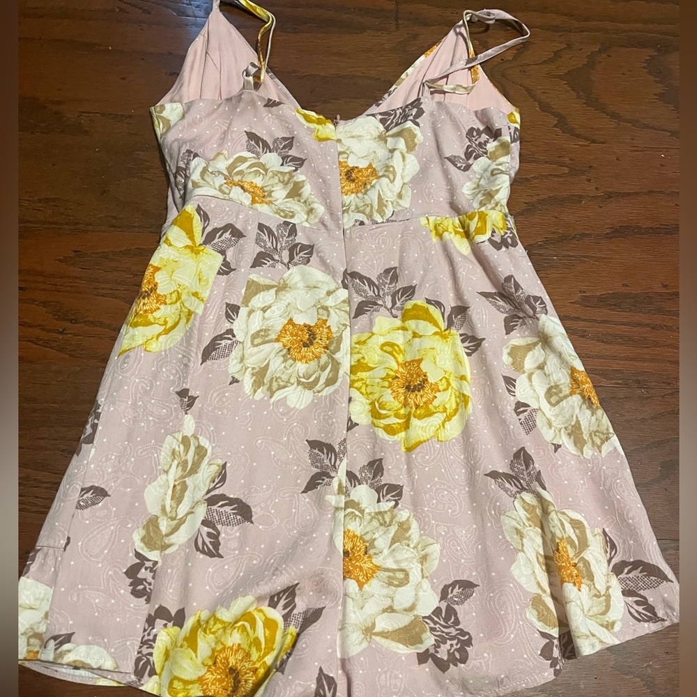 ⭐️ Blue Blush Tropical Breeze Romper Small - Picture 2 of 3